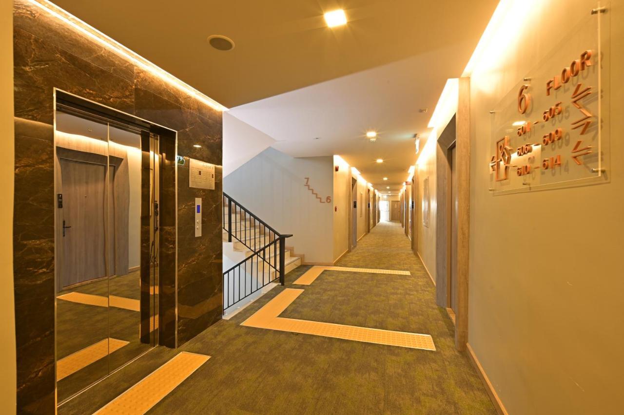 Moose Hotel Chiangmai Chiang Mai Bagian luar foto