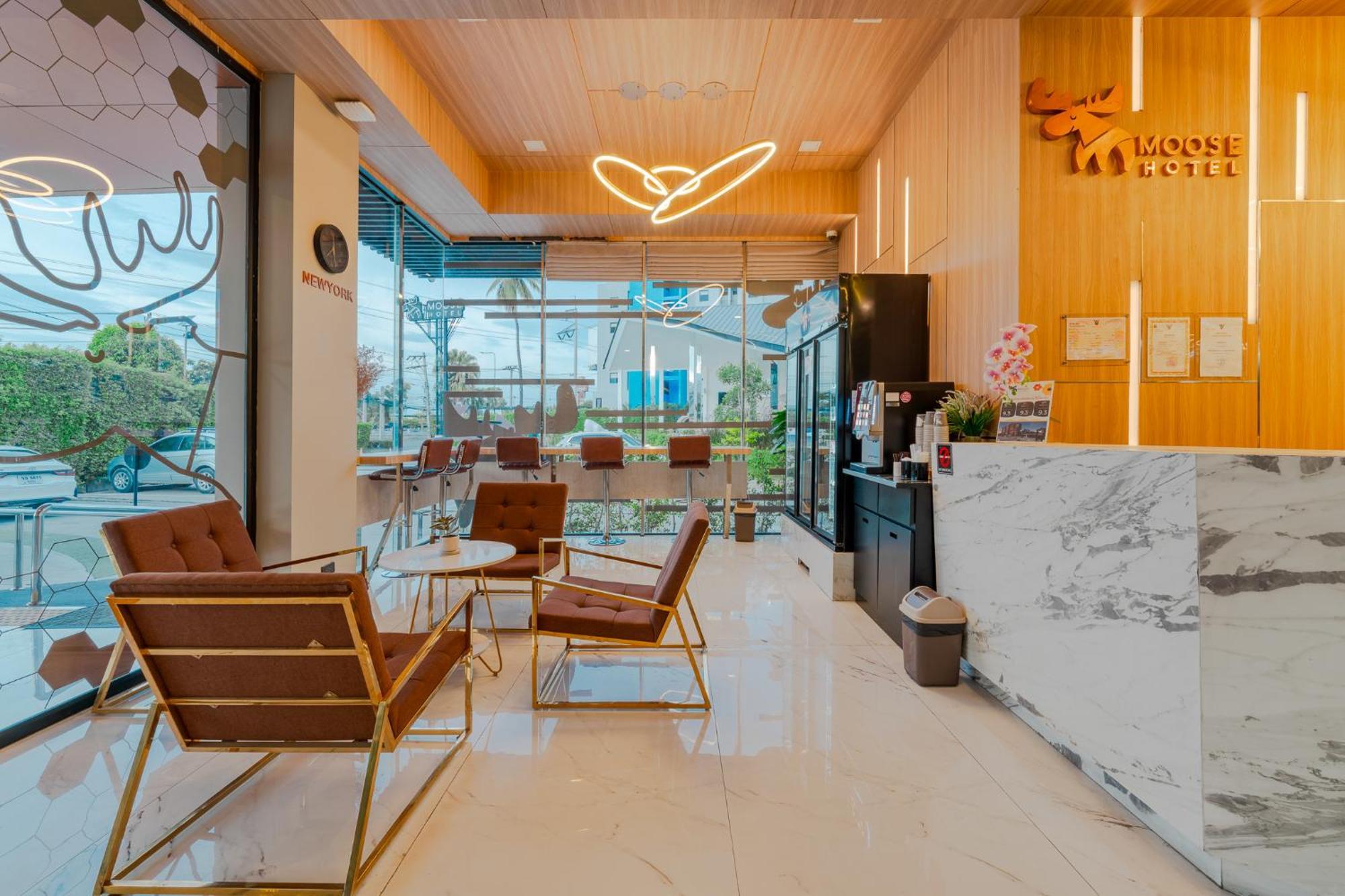 Moose Hotel Chiangmai Chiang Mai Bagian luar foto